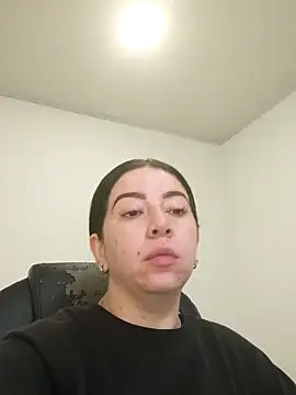 Snapshot of Im_coco chatting on November 12, 2025, 12:53 pm Im coco online show from November 12, 2025, 12:53 pm