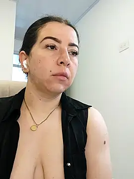 Snapshot of Im_coco chatting on June 11, 2026, 12:57 pm Im coco online show from June 11, 2026, 12:57 pm