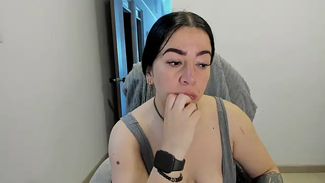 Snapshot of Im_coco chatting on June 5, 2026, 12:44 pm Im coco online show from June 5, 2026, 12:44 pm