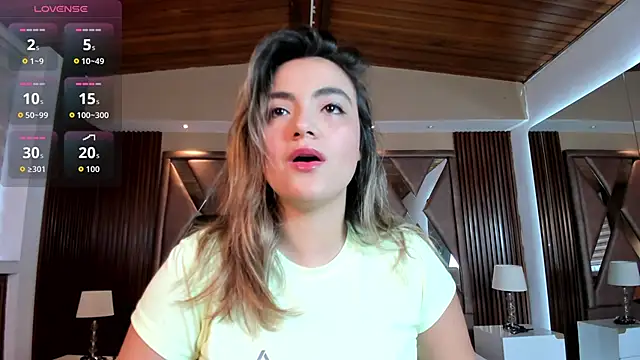 Snapshot of IsabellaaJoness chatting on June 10, 2026, 11:33 am IsabellaaJoness online show from June 10, 2026, 11:33 am