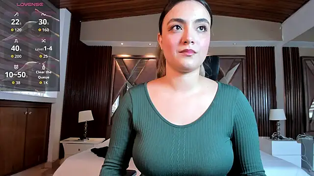 IsabellaaJoness online show from August 5, 2026, 12:10 pm
