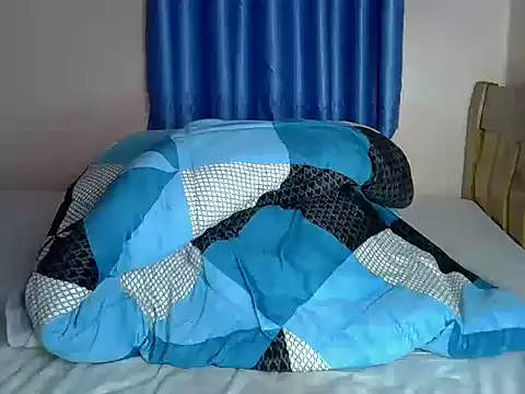 Snapshot of sweet_rozie chatting on July 17, 2026, 7:27 am sweet rozie online show from July 17, 2026, 7:27 am