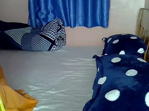 Snapshot of sweet_rozie chatting on May 15, 2026, 6:44 am sweet rozie online show from May 15, 2026, 6:44 am