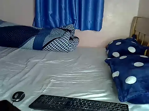 Snapshot of sweet_rozie chatting on May 24, 2026, 5:40 am sweet rozie online show from May 24, 2026, 5:40 am