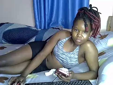 Snapshot of sweet_rozie chatting on June 10, 2026, 7:53 am sweet rozie online show from June 10, 2026, 7:53 am