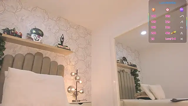 Snapshot of Roma__love chatting on October 31, 2025, 12:13 pm Roma love online show from October 31, 2025, 12:13 pm