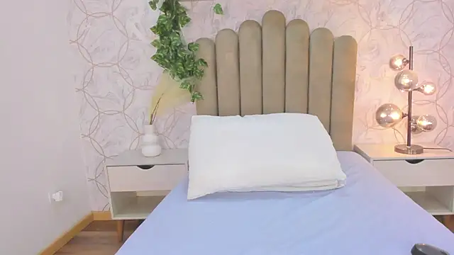 Snapshot of Roma__love chatting on November 20, 2025, 12:06 pm Roma love online show from November 20, 2025, 12:06 pm