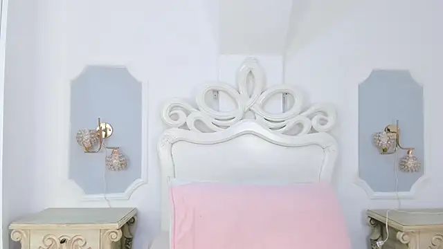 Snapshot of Roma__love chatting on November 15, 2025, 12:20 pm Roma love online show from November 15, 2025, 12:20 pm