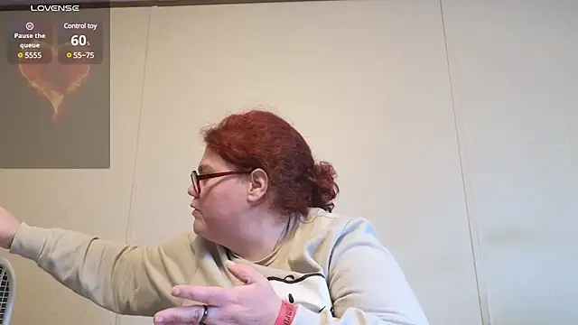 EmberCum online show from February 6, 2025, 5:09 pm
