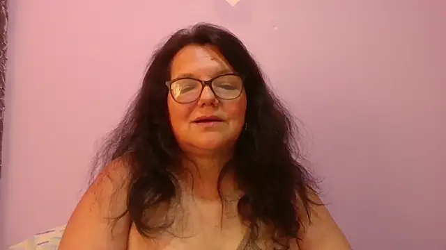 Snapshot of kassandra02 chatting on April 14, 2026, 2:22 pm kassandra02 online show from April 14, 2026, 2:22 pm