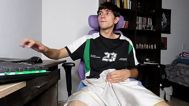 alex connorr online show from November 8, 2025, 10:57 pm