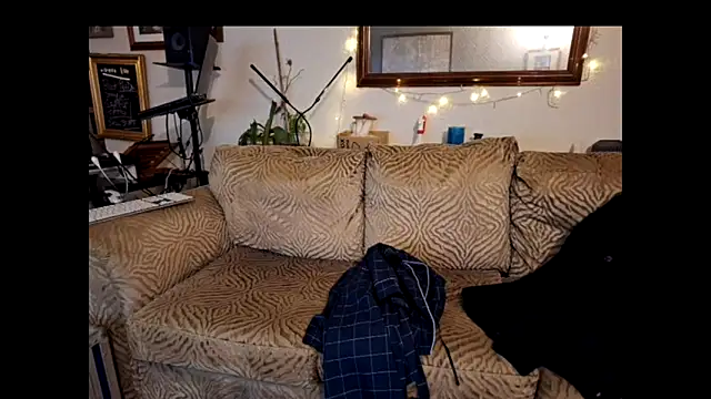 bibananaman online show from February 1, 2025, 3:19 am