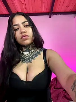 Snapshot of aliensexy chatting on November 18, 2025, 11:15 pm aliensexy online show from November 18, 2025, 11:15 pm