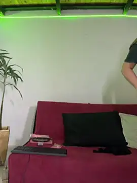 aliensexy online show from June 26, 2026, 10:48 pm