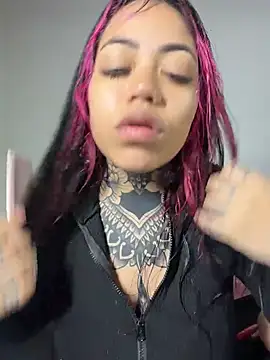 Snapshot of aliensexy chatting on June 4, 2026, 12:15 am aliensexy online show from June 4, 2026, 12:15 am