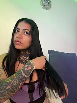 aliensexy online show from July 21, 2026, 10:33 pm