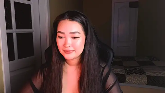 Snapshot of Erica_Wayne chatting on December 19, 2024, 2:57 pm Erica Wayne online show from December 19, 2024, 2:57 pm