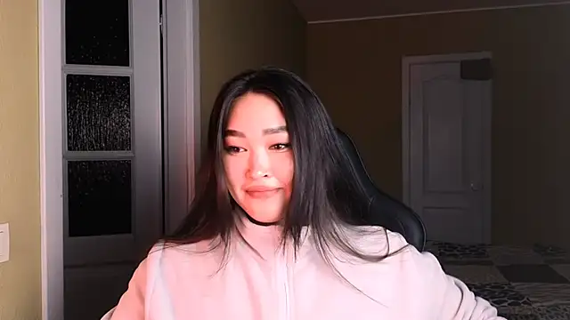 Snapshot of Erica_Wayne chatting on January 5, 2025, 6:35 am Erica Wayne online show from January 5, 2025, 6:35 am