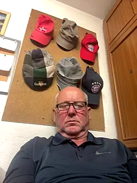 oldgayman online show from September 24, 2025, 11:06 am