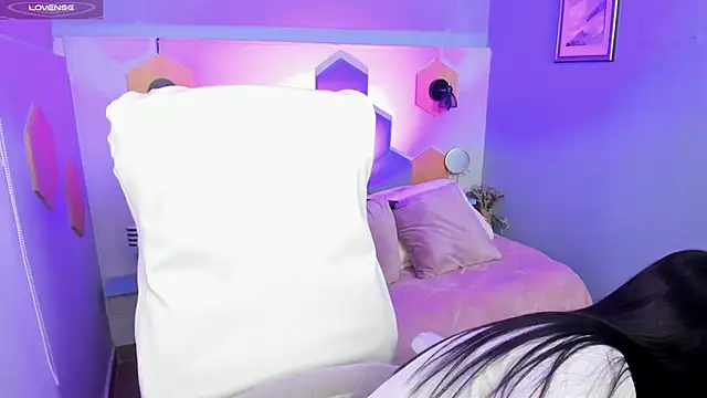 Snapshot of Hanna__Becker_ chatting on January 9, 2025, 8:34 am Hanna Becker online show from January 9, 2025, 8:34 am