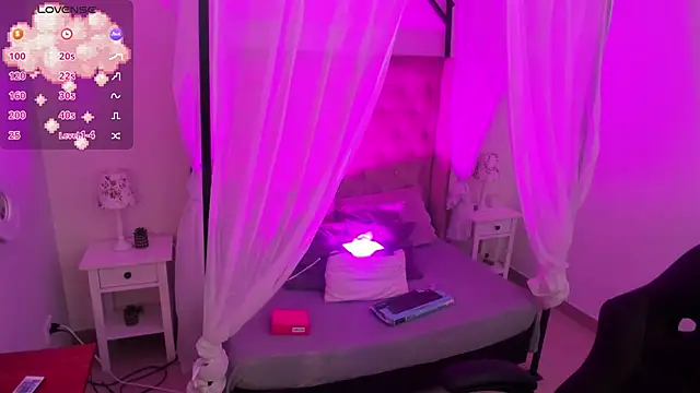 Snapshot of Hanna__Becker_ chatting on September 20, 2025, 5:23 am Hanna Becker online show from September 20, 2025, 5:23 am