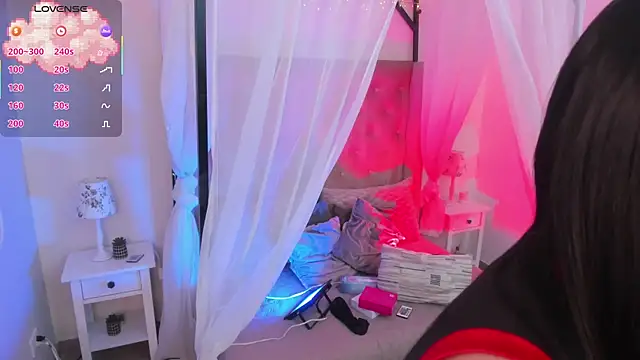 Snapshot of Hanna__Becker_ chatting on October 10, 2025, 3:51 am Hanna Becker online show from October 10, 2025, 3:51 am