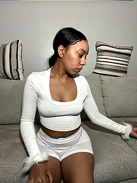 Snapshot of juicyyy323 chatting on November 7, 2025, 1:59 pm juicyyy323 online show from November 7, 2025, 1:59 pm