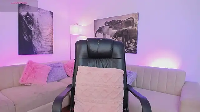 Snapshot of alaia7h chatting on July 24, 2026, 7:21 pm alaia7h online show from July 24, 2026, 7:21 pm