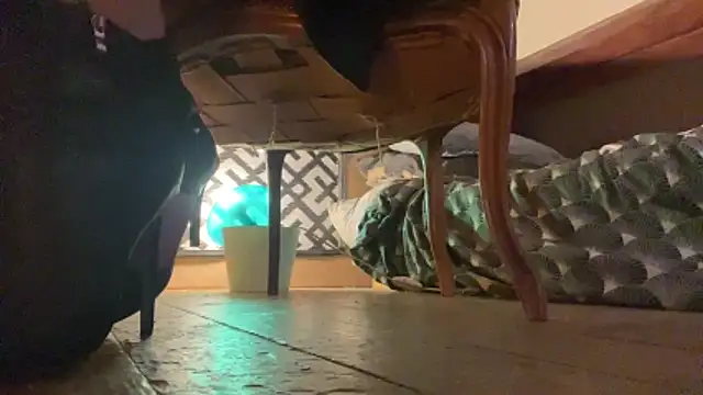 Snapshot of alexheels_boots chatting on November 29, 2025, 4:01 am alexheels boots online show from November 29, 2025, 4:01 am