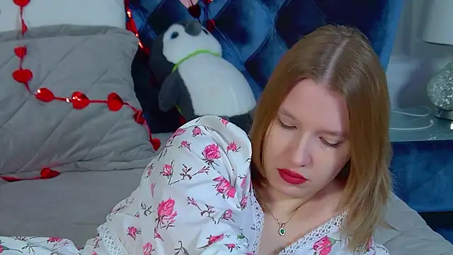 Snapshot of LiliLinn chatting on February 17, 2026, 4:43 am LiliLinn online show from February 17, 2026, 4:43 am