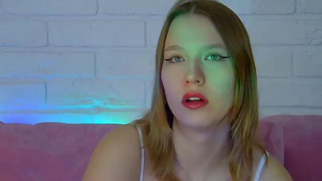 Snapshot of LiliLinn chatting on March 23, 2026, 4:45 am LiliLinn online show from March 23, 2026, 4:45 am