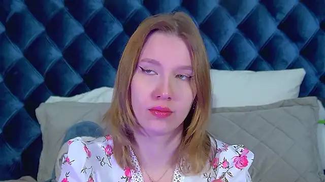 Snapshot of LiliLinn chatting on February 21, 2026, 4:58 am LiliLinn online show from February 21, 2026, 4:58 am