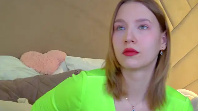 Snapshot of LiliLinn chatting on March 7, 2026, 5:47 am LiliLinn online show from March 7, 2026, 5:47 am