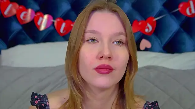 Snapshot of LiliLinn chatting on February 12, 2026, 4:56 am LiliLinn online show from February 12, 2026, 4:56 am