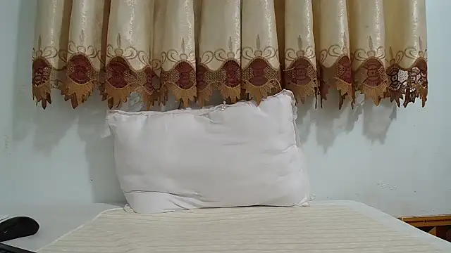 Snapshot of Mia-Tsuki- chatting on March 21, 2025, 3:33 am Mia-Tsuki- online show from March 21, 2025, 3:33 am