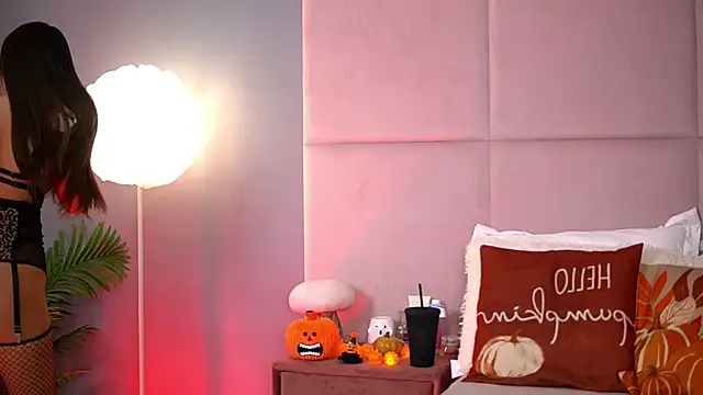 AlmaLuv online show from November 7, 2025, 4:50 am