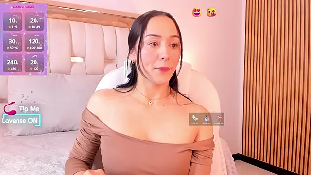 Snapshot of hazel_ross_tcw chatting on October 10, 2025, 1:45 pm hazel ross tcw online show from October 10, 2025, 1:45 pm