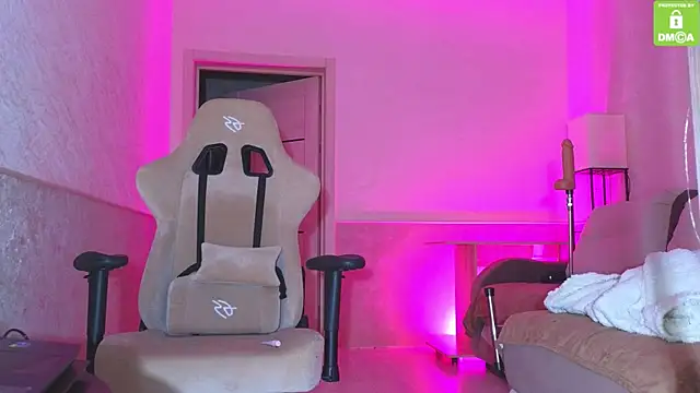 Katy perry  online show from December 4, 2025, 2:43 am