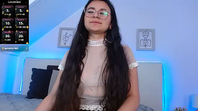 Snapshot of Tifanny_grey chatting on January 31, 2025, 8:43 pm Tifanny grey online show from January 31, 2025, 8:43 pm