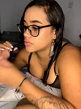 ElaEndez  online show from October 9, 2025, 1:17 am