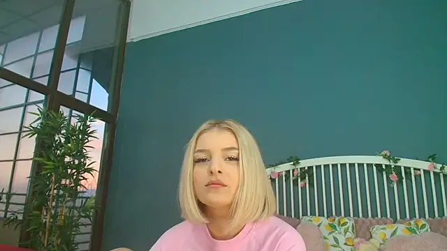 Snapshot of AlicePirs chatting on October 30, 2025, 5:06 am AlicePirs online show from October 30, 2025, 5:06 am