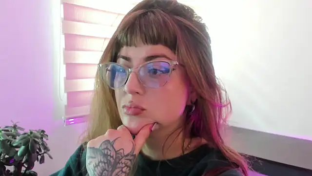 Snapshot of tekila__ chatting on May 2, 2026, 9:09 pm tekila online show from May 2, 2026, 9:09 pm