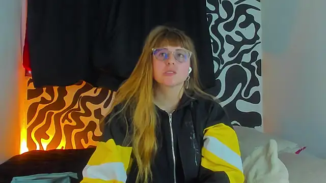 Snapshot of tekila__ chatting on October 18, 2025, 10:01 pm tekila online show from October 18, 2025, 10:01 pm