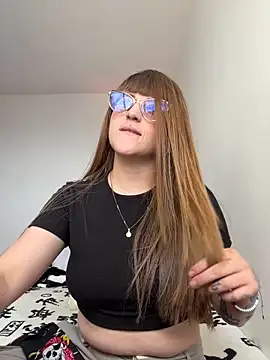 Snapshot of tekila__ chatting on November 19, 2025, 9:04 pm tekila online show from November 19, 2025, 9:04 pm