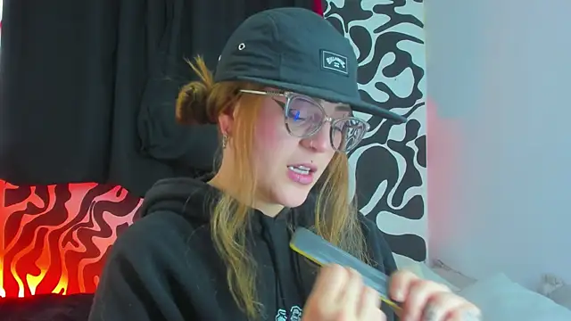 Snapshot of tekila__ chatting on October 25, 2025, 8:20 pm tekila online show from October 25, 2025, 8:20 pm