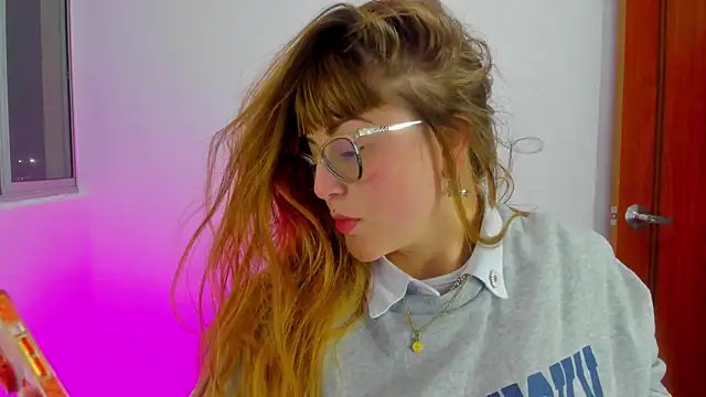 Snapshot of tekila__ chatting on November 30, 2025, 1:17 am tekila online show from November 30, 2025, 1:17 am