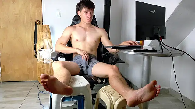 Snapshot of harry_greg21 chatting on June 26, 2026, 12:49 am harry greg21 online show from June 26, 2026, 12:49 am