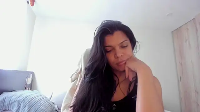 Snapshot of Sweetdreamses_ chatting on October 17, 2025, 1:57 pm Sweetdreamses online show from October 17, 2025, 1:57 pm