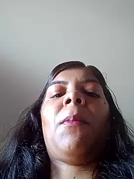 Snapshot of Indiazinhax chatting on March 15, 2026, 11:28 am Indiazinhax online show from March 15, 2026, 11:28 am