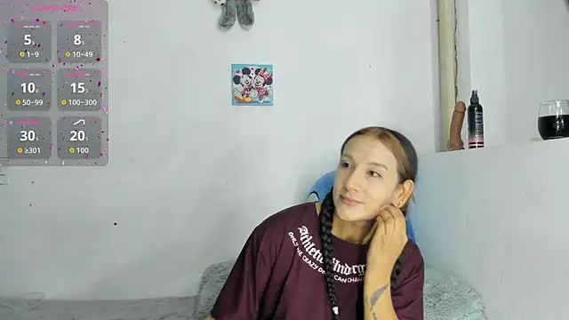 Snapshot of Valeria_Fitness chatting on June 16, 2026, 12:10 am Valeria Fitness online show from June 16, 2026, 12:10 am